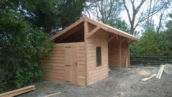 Douglas paardenstal groot - Afbeelding 2